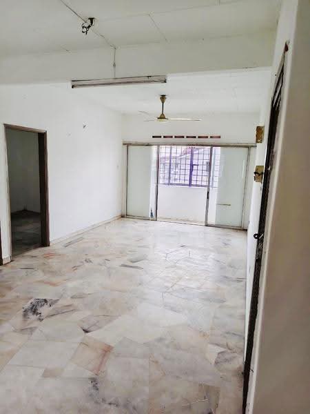 Apartment for Sale at Subang Perdana Goodyear Court 1 - Nurul Hisham Nordin - Living Room - PropertyGuru.com.my