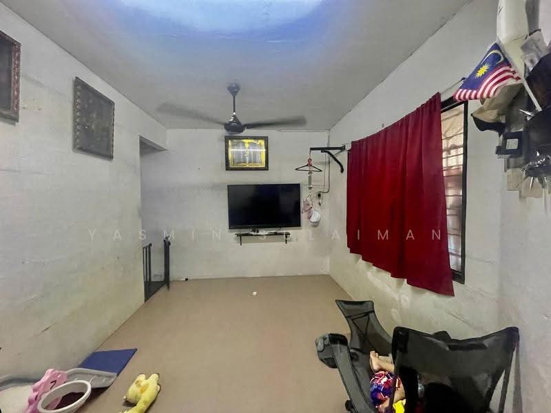2-storey Terraced House for Sale in Taman Kencana (Ampang) - Yasmin Sulaiman - Living Room - PropertyGuru.com.my
