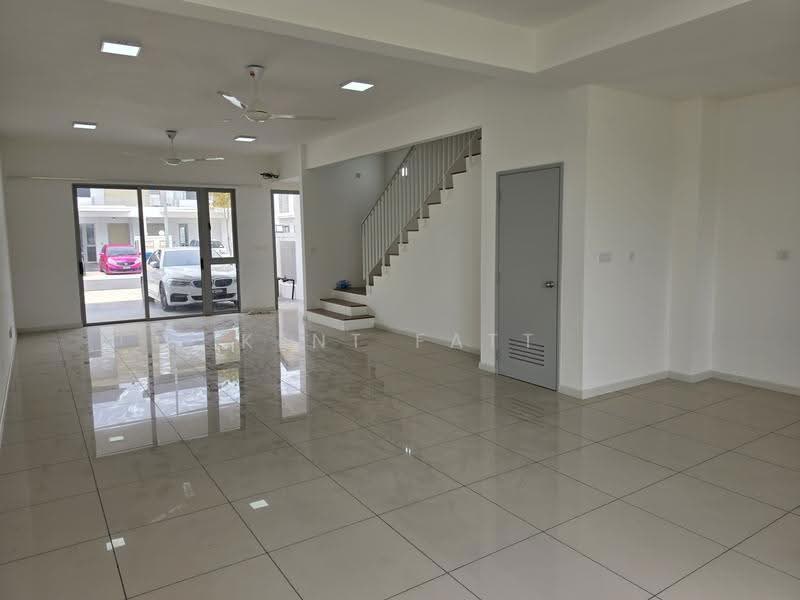 Rumah Teres 2-Tingkat untuk Disewa di Bandar Gamuda Cove (Dengkil) - Kent Fatt - Living Room - PropertyGuru.com.my