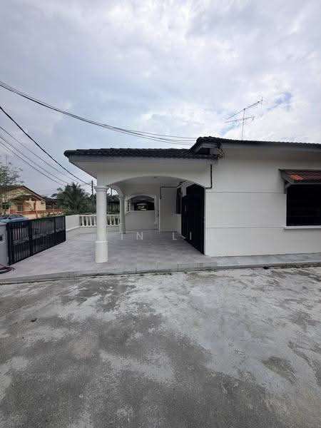Semi-Detached House for Sale in Taman Rekamas 3 (Simpang Renggam) - Win Lim - PropertyGuru.com.my