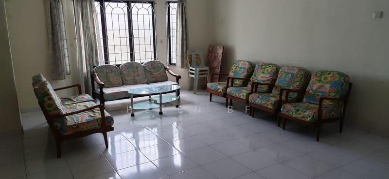 Rumah Teres 2-Tingkat untuk Disewa di Bukit Beruang (Bukit Baru) - Helen BF - Living Room - PropertyGuru.com.my