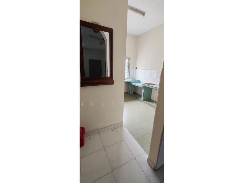 Rumah Teres 2-Tingkat untuk Disewa di Bukit Beruang (Bukit Baru) - Helen BF - Kitchen - PropertyGuru.com.my