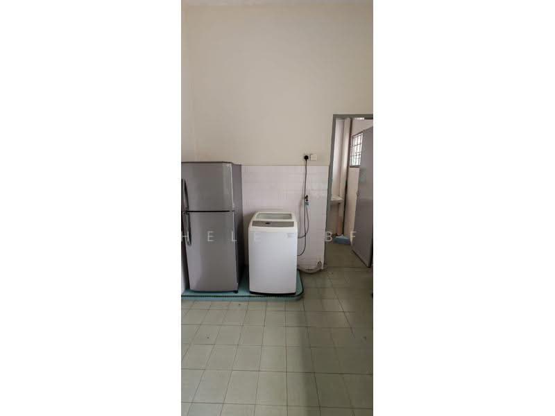 Rumah Teres 2-Tingkat untuk Disewa di Bukit Beruang (Bukit Baru) - Helen BF - Kitchen - PropertyGuru.com.my