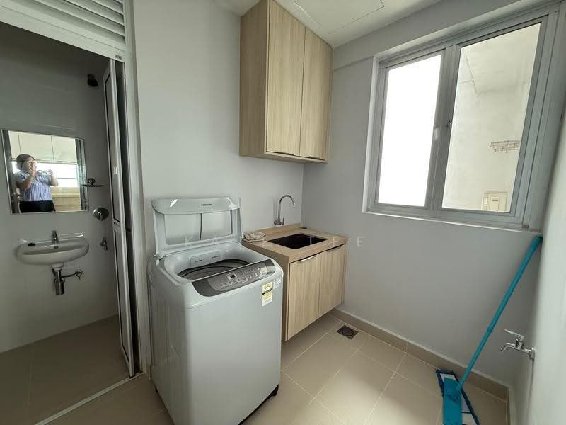 Service Residence for Sale at Southern Marina Residences - Kate Tee - Bathroom - PropertyGuru.com.my