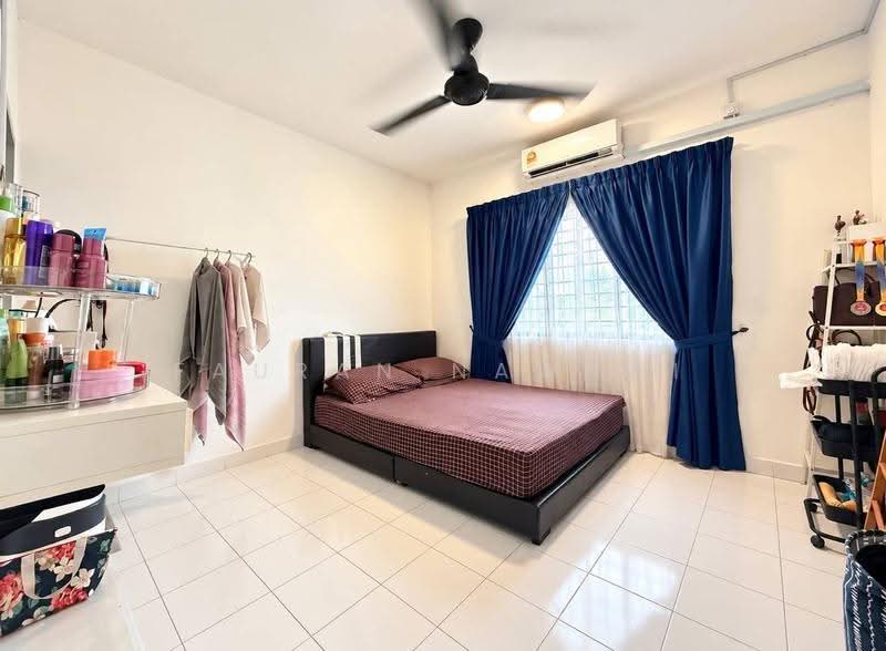 Pangsapuri untuk Dijual di Residensi Idaman - Fauran Nawawi - Bedroom - PropertyGuru.com.my