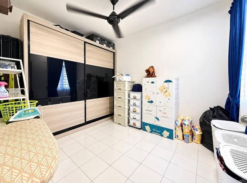 Pangsapuri untuk Dijual di Residensi Idaman - Fauran Nawawi - Bedroom - PropertyGuru.com.my