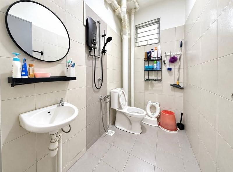 Pangsapuri untuk Dijual di Residensi Idaman - Fauran Nawawi - Bathroom - PropertyGuru.com.my