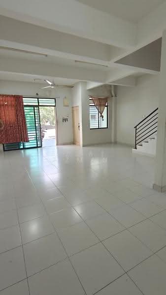 Rumah Teres 2-Tingkat untuk Dijual di Kemaman (Terengganu) - Izzat Azman - Living Room - PropertyGuru.com.my