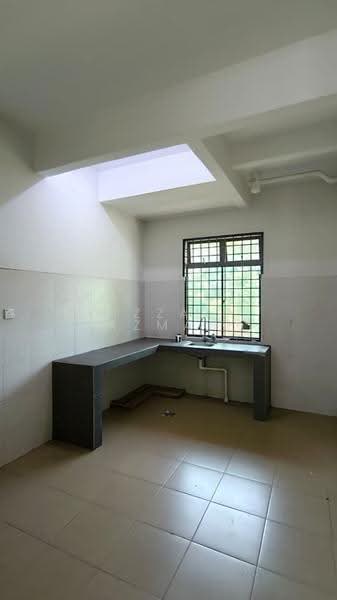 Rumah Teres 2-Tingkat untuk Dijual di Kemaman (Terengganu) - Izzat Azman - Kitchen - PropertyGuru.com.my