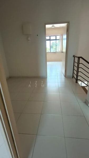 Rumah Teres 2-Tingkat untuk Dijual di Kemaman (Terengganu) - Izzat Azman - Corridor - PropertyGuru.com.my