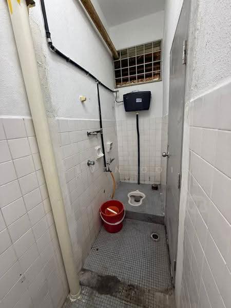 Shop for Rent in Sungai Ara (Penang) - Kelvin Ooi - Bathroom - PropertyGuru.com.my