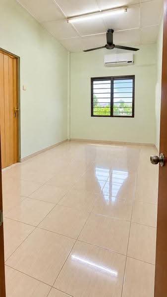 Apartment for Sale at Lily & Jasmine Apartment - Daniel Yong - Interior - PropertyGuru.com.my