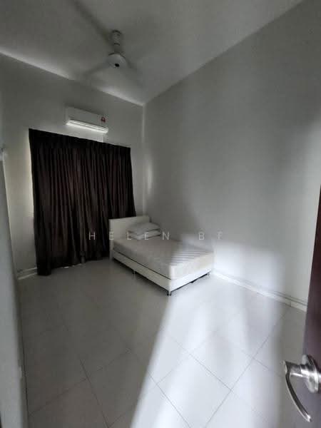 Rumah Berkembar untuk Dijual di Taman Klebang Utama (Klebang) - Helen BF - Bedroom - PropertyGuru.com.my