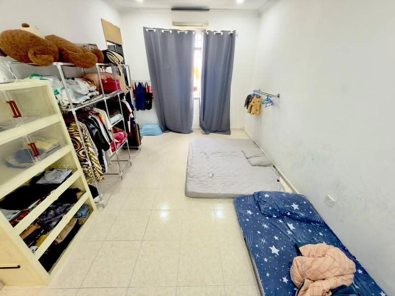 Pangsapuri untuk Dijual di Mentari Court - Yasmin Sulaiman - Bedroom - PropertyGuru.com.my