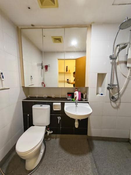 Kediaman Servis untuk Disewa di Sky Gardens Residences - Kyoris Loh - Bathroom - PropertyGuru.com.my