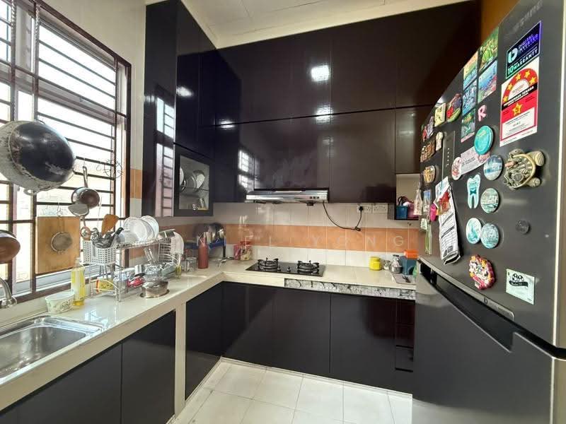 1-storey Terraced House for Sale in Taman Bestari Indah (Ulu Tiram) - Daniel Yong - Kitchen - PropertyGuru.com.my