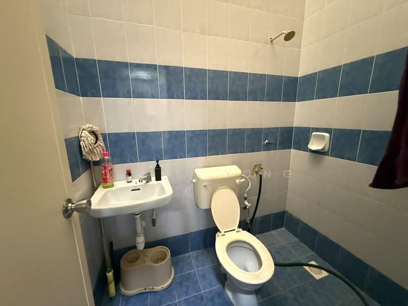 1-storey Terraced House for Sale in Taman Bestari Indah (Ulu Tiram) - Daniel Yong - Bathroom - PropertyGuru.com.my