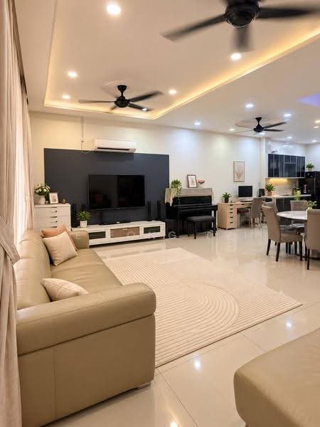 2-storey Terraced House for Sale in Taman Dato' Chellam (Ulu Tiram) - Ee Fong Toh - Living Room - PropertyGuru.com.my