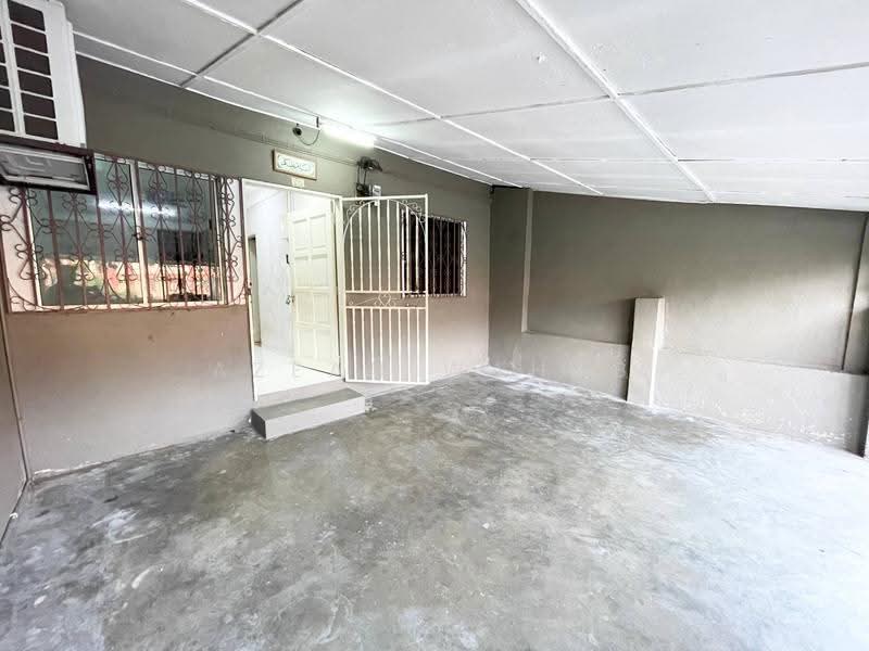 Rumah Teres 1-Tingkat untuk Dijual di Taman Cheras Perdana (Cheras) - Azean Wahab - Entrance - PropertyGuru.com.my