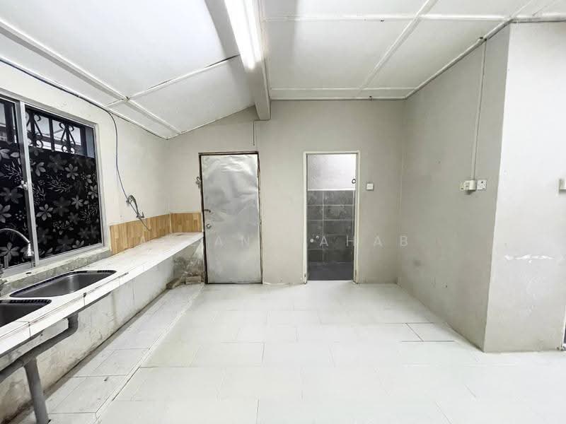 Rumah Teres 1-Tingkat untuk Dijual di Taman Cheras Perdana (Cheras) - Azean Wahab - Kitchen - PropertyGuru.com.my