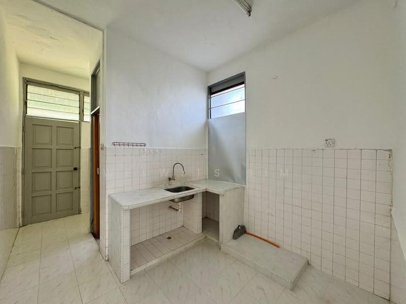 1-storey Terraced House for Sale in Bayan Baru (Penang) - Welwits Sim - Kitchen - PropertyGuru.com.my
