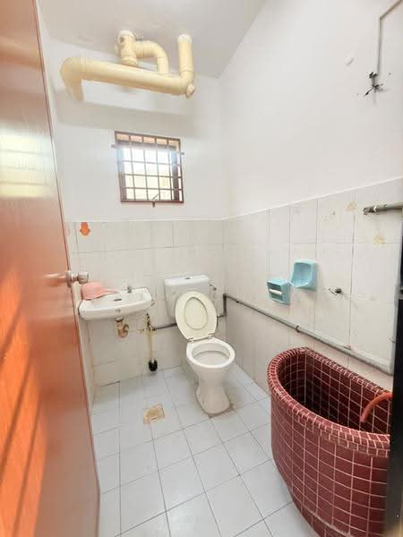 Apartment for Sale at Lily & Jasmine Apartment - Zack Chow - Bathroom - PropertyGuru.com.my