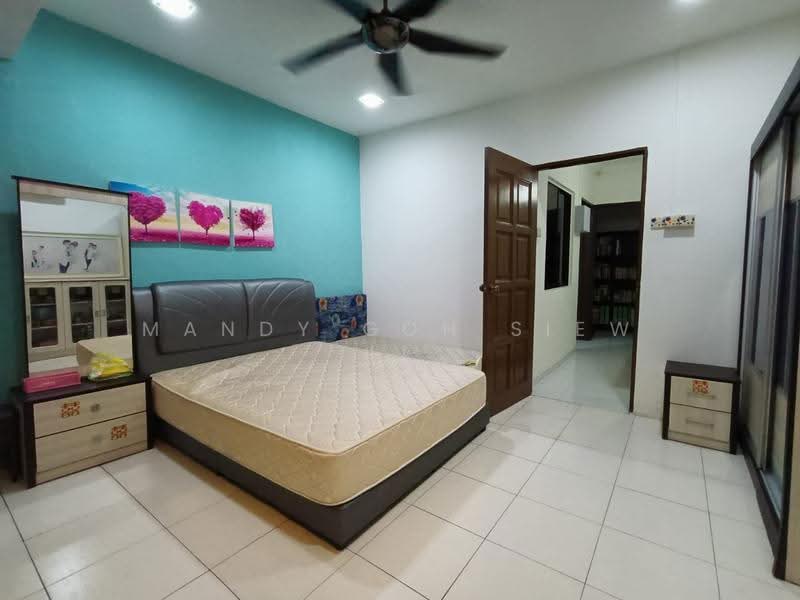 Rumah Teres 2-Tingkat untuk Dijual di Taman Johor Jaya (Johor Bahru) - Mandy Goh Siew Li - Bedroom - PropertyGuru.com.my