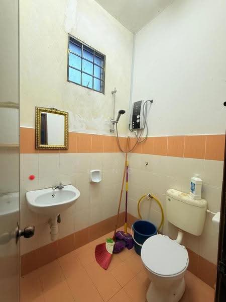 1-storey Terraced House for Rent in Seremban (Negeri Sembilan) - Tan Siew Leng - Bathroom - PropertyGuru.com.my