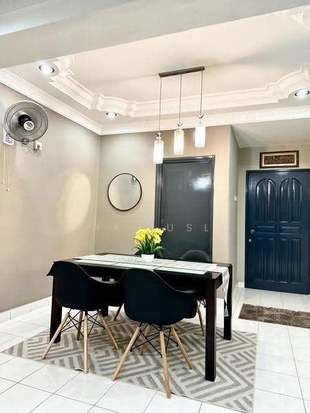 Apartment for Rent at Anggerik Villa 2 - Sya Rusli - Dining Room - PropertyGuru.com.my