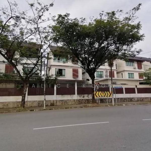 Semi-Detached House for Sale in Taman Yarl (Jalan Klang Lama (Old Klang Road)) - Alice Kuon - Exterior - PropertyGuru.com.my