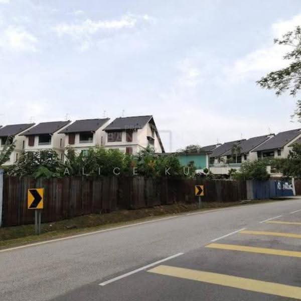 Semi-Detached House for Sale in Taman Yarl (Jalan Klang Lama (Old Klang Road)) - Alice Kuon - PropertyGuru.com.my