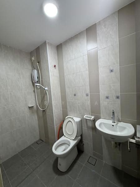 Kediaman Servis untuk Disewa di Sky Breeze Service Apartment - Elroy Chan - Bathroom - PropertyGuru.com.my