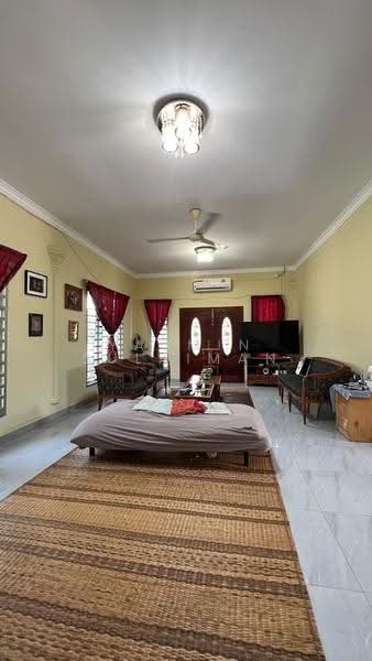 Rumah Banglo untuk Dijual di Desa Pinggiran Putra (Dengkil) - Yasmin Sulaiman - Living Room - PropertyGuru.com.my