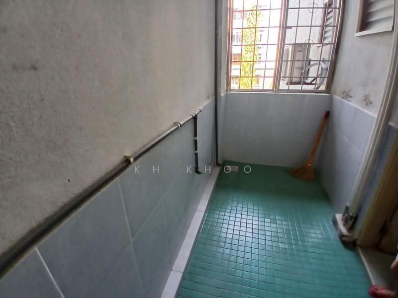 Apartment for Sale at Subang Perdana Goodyear Court 10 - KH Khoo - Balcony - PropertyGuru.com.my