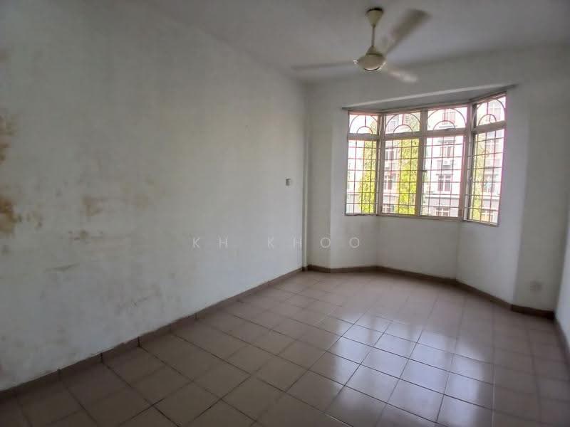 Apartment for Sale at Subang Perdana Goodyear Court 10 - KH Khoo - Living Room - PropertyGuru.com.my