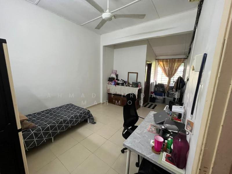 Semi-Detached House for Sale in Shah Alam (Selangor) - Ahmad Firdaus Mahmod - Bedroom - PropertyGuru.com.my
