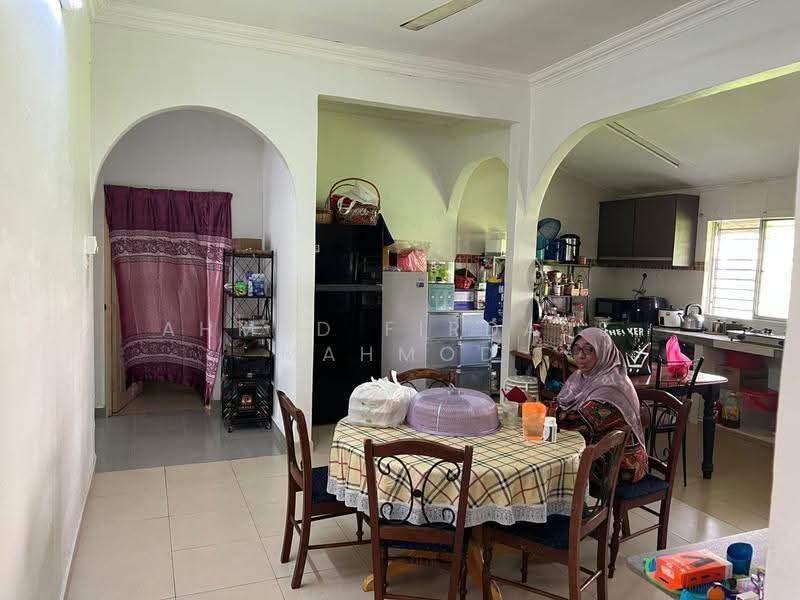 Semi-Detached House for Sale in Shah Alam (Selangor) - Ahmad Firdaus Mahmod - Kitchen - PropertyGuru.com.my