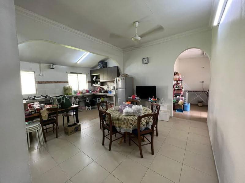 Semi-Detached House for Sale in Shah Alam (Selangor) - Ahmad Firdaus Mahmod - Kitchen - PropertyGuru.com.my