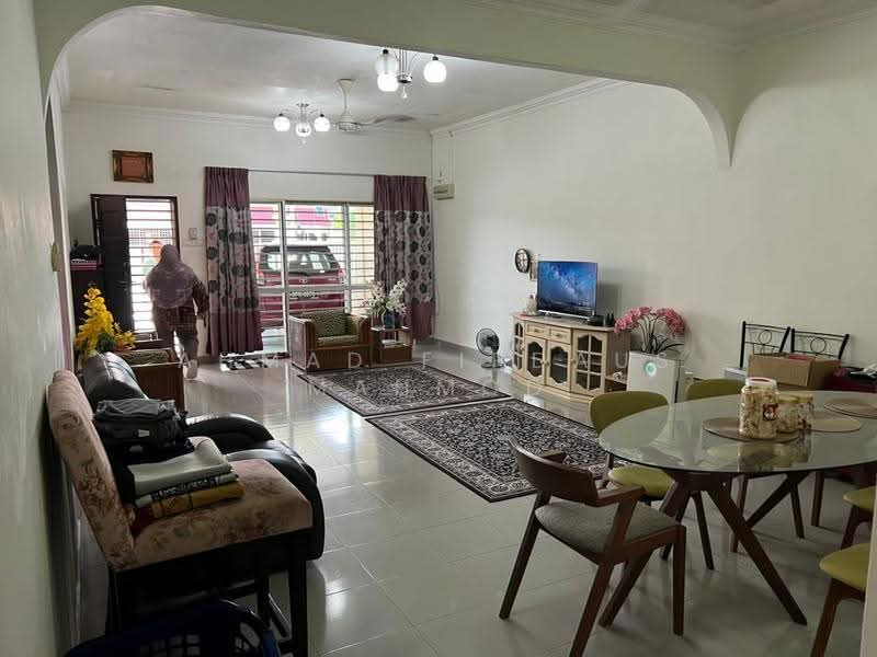 Semi-Detached House for Sale in Shah Alam (Selangor) - Ahmad Firdaus Mahmod - Living Room - PropertyGuru.com.my