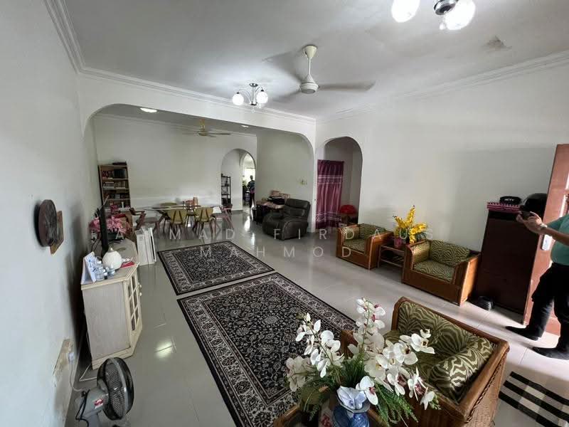 Semi-Detached House for Sale in Shah Alam (Selangor) - Ahmad Firdaus Mahmod - Living Room - PropertyGuru.com.my