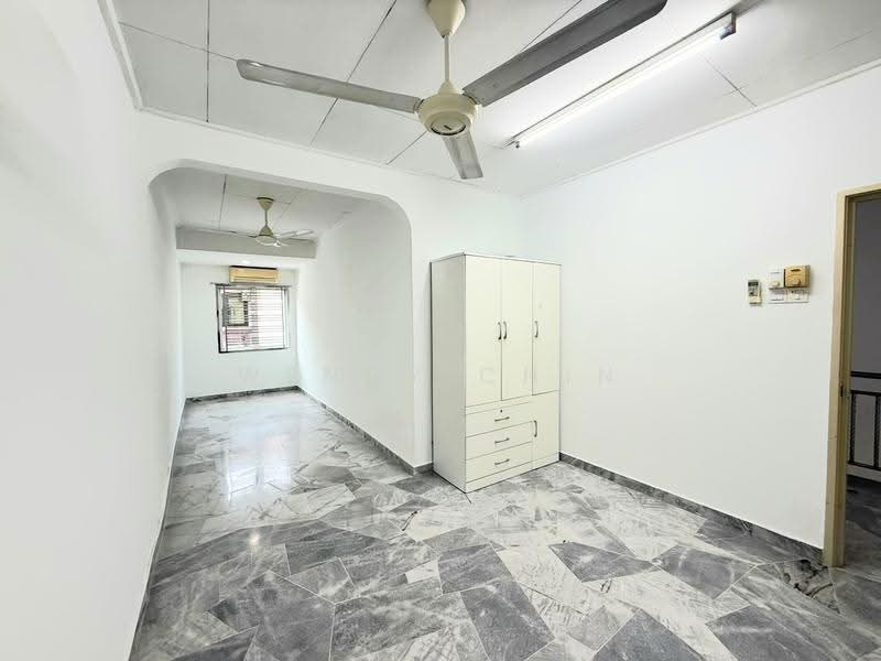 Rumah Teres 2-Tingkat untuk Dijual di Bandar Kinrara Seksyen 5 (Bandar Kinrara) - Wendy Chin - Living Room - PropertyGuru.com.my