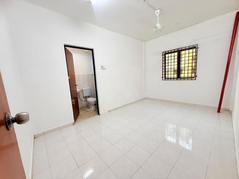 Apartment for Sale at Lily & Jasmine Apartment - Stefan Yu - Bathroom - PropertyGuru.com.my