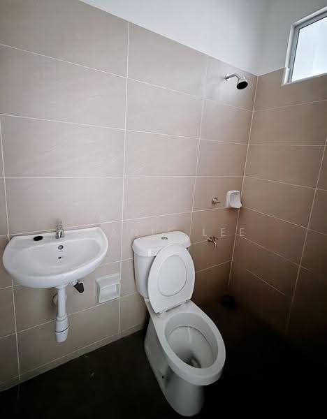 Rumah Teres 2-Tingkat untuk Disewa di Johor Bahru (Johor) - Alanis Lee - Bathroom - PropertyGuru.com.my