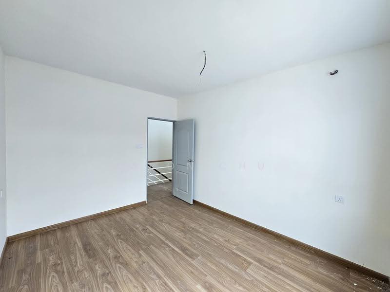 Rumah Teres 2-Tingkat untuk Dijual di Penampang (Sabah) - Aaron Chu - 1st Floor Bedroom 2 - PropertyGuru.com.my