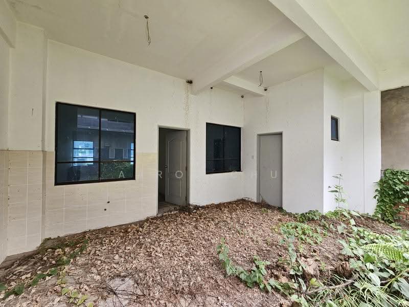 Rumah Teres 2-Tingkat untuk Dijual di Penampang (Sabah) - Aaron Chu - GF Kitchen & Common Toilet - PropertyGuru.com.my