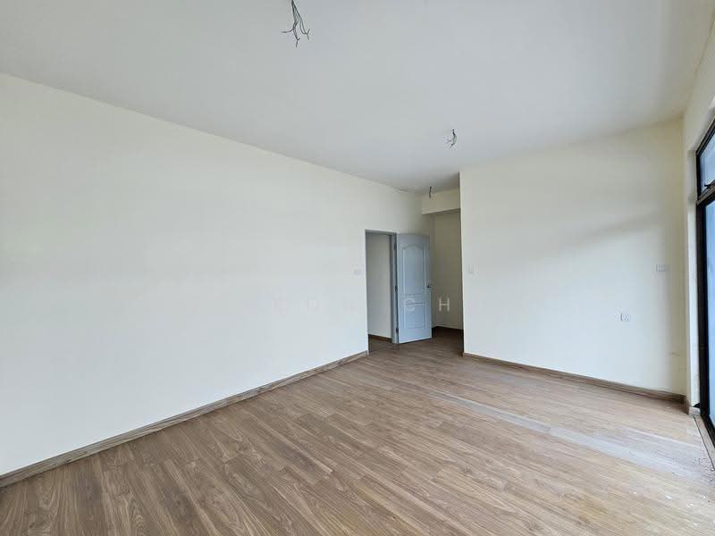 Rumah Teres 2-Tingkat untuk Dijual di Penampang (Sabah) - Aaron Chu - 1st Floor Master Bedroom (With Balcony) - PropertyGuru.com.my