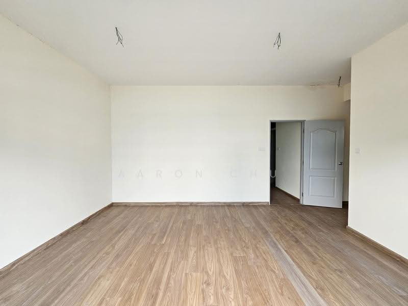 Rumah Teres 2-Tingkat untuk Dijual di Penampang (Sabah) - Aaron Chu - 1st Floor Master Bedroom (With Balcony) - PropertyGuru.com.my