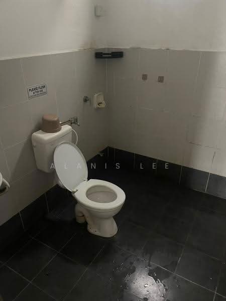 Apartment for Rent at Pangsapuri Pulai Mutiara - Alanis Lee - Bathroom - PropertyGuru.com.my