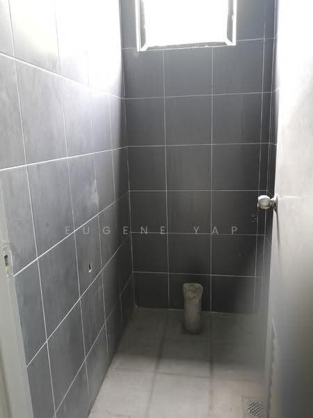 Kilang Berkembar untuk Dijual di Rawang (Selangor) - Eugene Yap - Bathroom - PropertyGuru.com.my