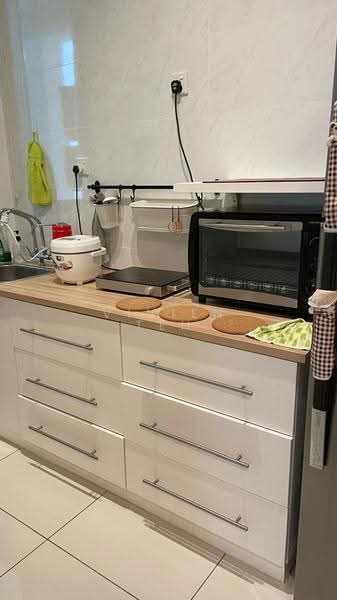 Service Residence for Sale at D'Summit Residences - Vivien Teh - Kitchen - PropertyGuru.com.my